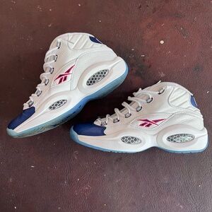 Reebok Question Mid 2016 White blue pearlized toe size 10.5